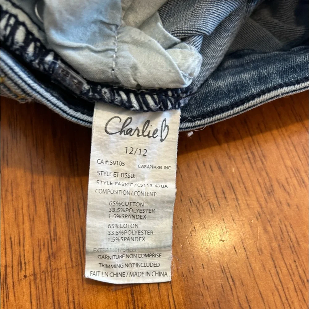 Charlie B Women's Embroidered Southern Western Cuff Jeans Dark Blue Wash Size 32 - Picture 13 of 16